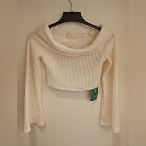 Top - Picture 3 of 4